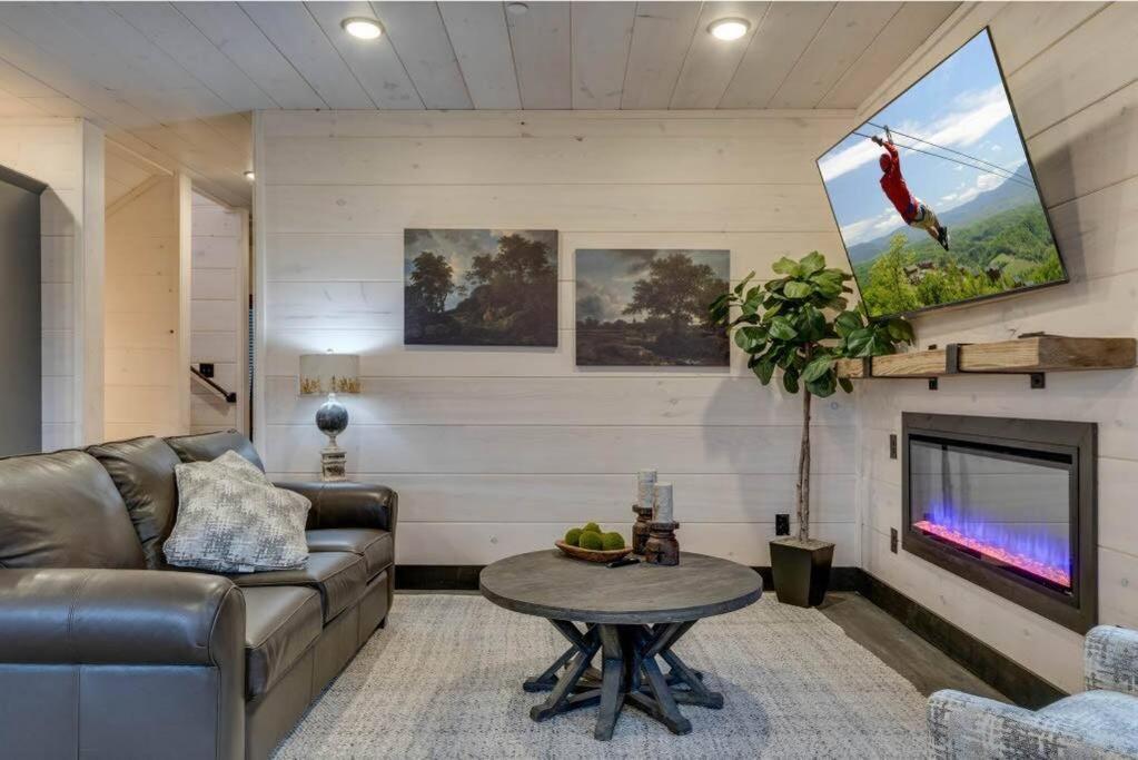 Blue Moon Ridge: Brand New Cabin! 5 Bedrooms, Pool/Hot Tub, Theatre Pigeon Forge Exteriér fotografie